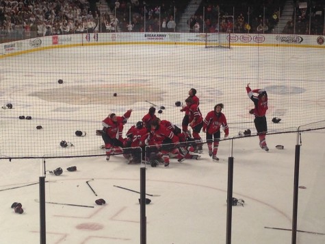 Glenbard Hockey defeats Maine Hockey 4-3 in OT
