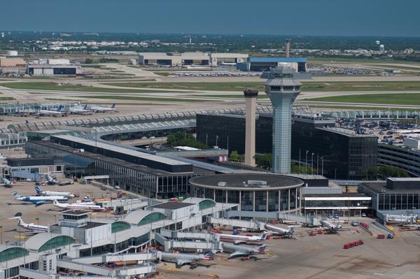O’Hare international workers go on strike for $15 wage