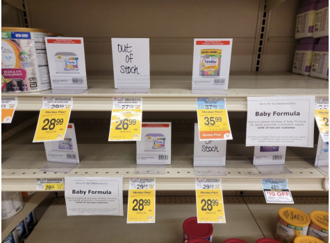 Bare shelves of infant formula at a Safeway store in Monroe, Washington, Source: Wikimedia Commons, License: https://creativecommons.org/licenses/by-sa/2.0/