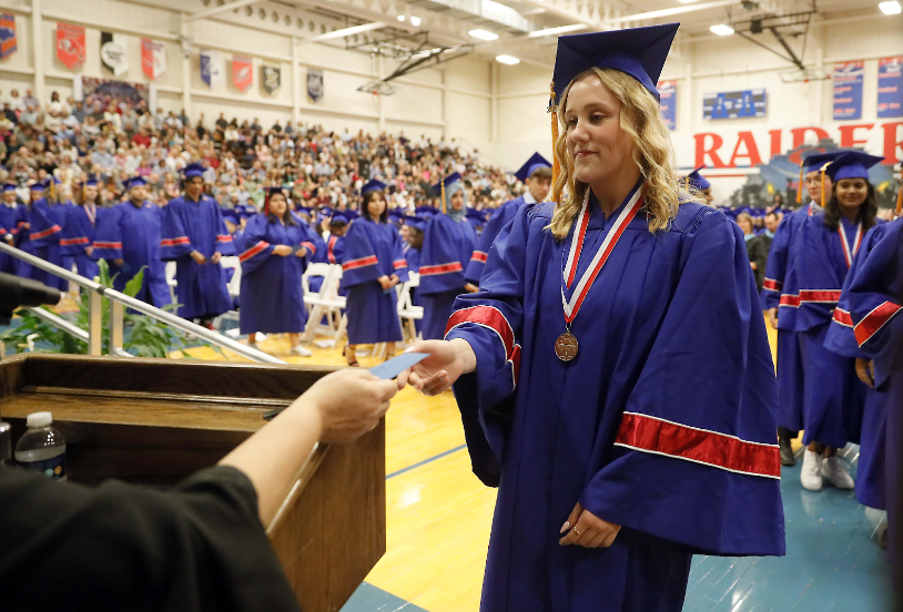Felicity Abbott at Glenbard South 2023 Graduation.  (Source:https://www.shawlocal.com/gallery/2023/05/21/photos-2023-glenbard-south-graduation-ceremony/)